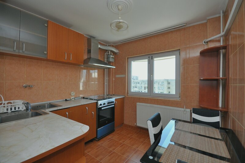 Drumul Taberei 1 minut metrou Favorit apartament 3 camere 2 bai decomandat