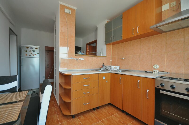 Drumul Taberei 1 minut metrou Favorit apartament 3 camere 2 bai decomandat