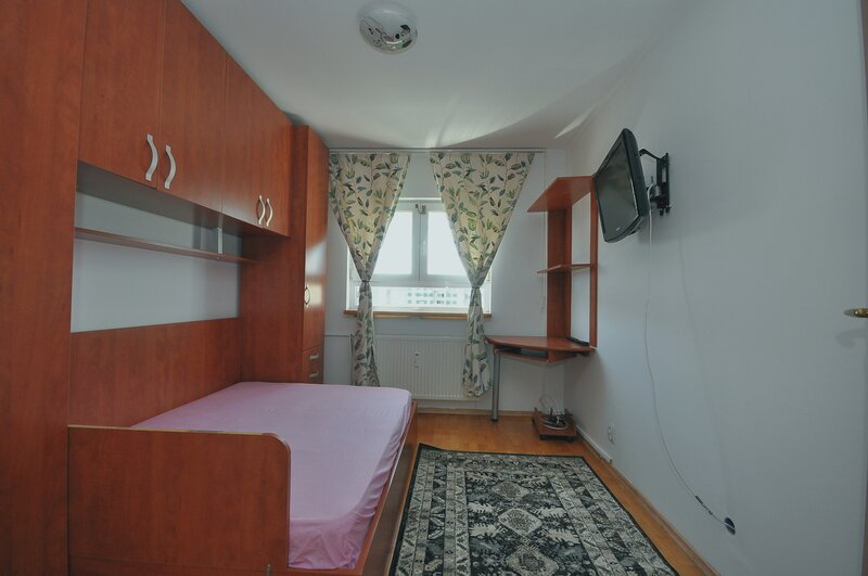 Drumul Taberei 1 minut metrou Favorit apartament 3 camere 2 bai decomandat